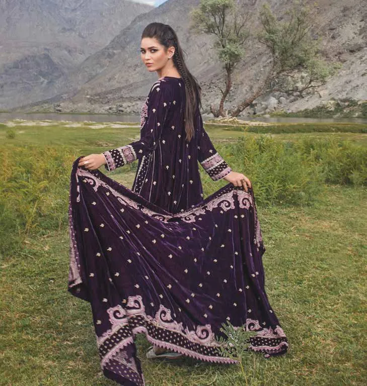 Gul Ahmed Winter Collection 2021 · 3 PC Premium Velvet Suit with Velvet Dupatta – WV-12003