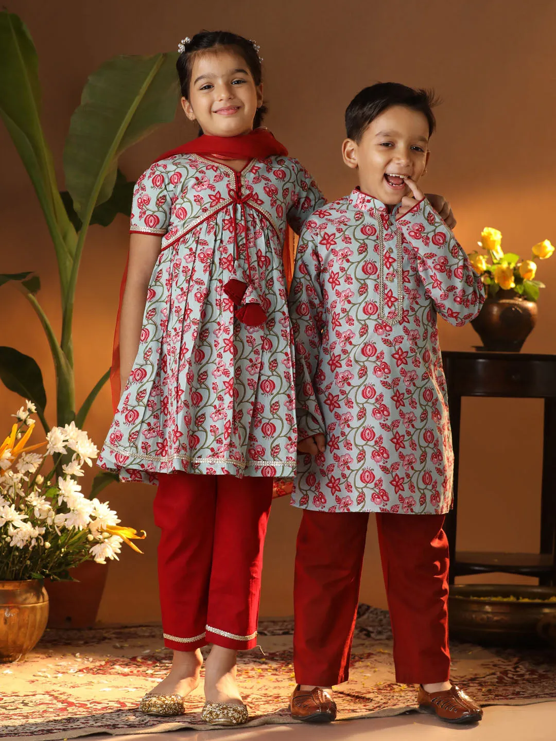 Jashvi Multicolour And White BHAI BEHEN Siblings Matching Set