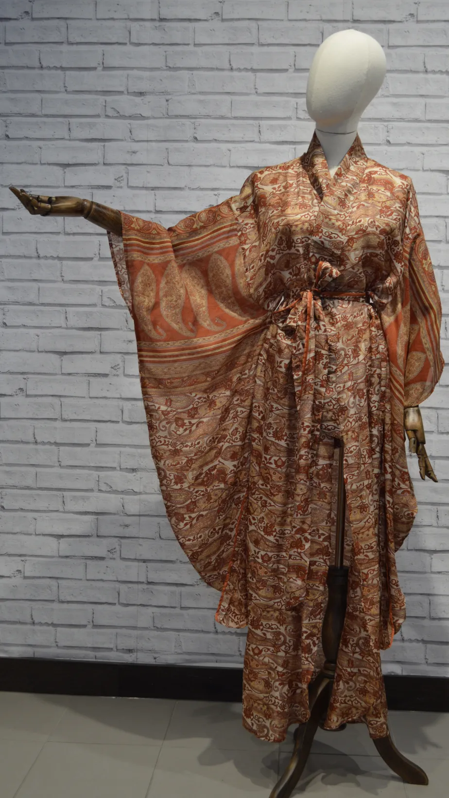 Rusty-Tipped Page kimono