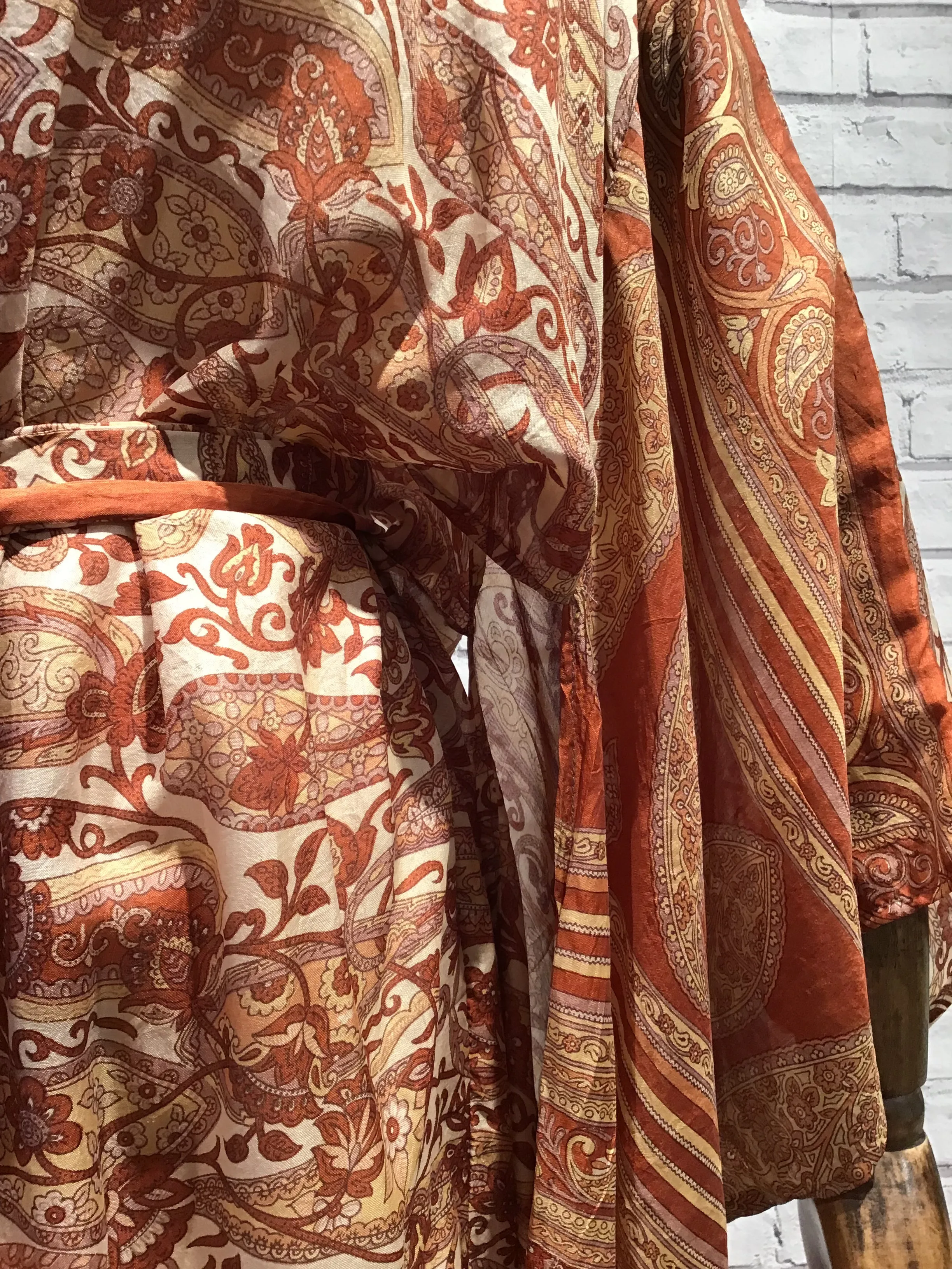 Rusty-Tipped Page kimono
