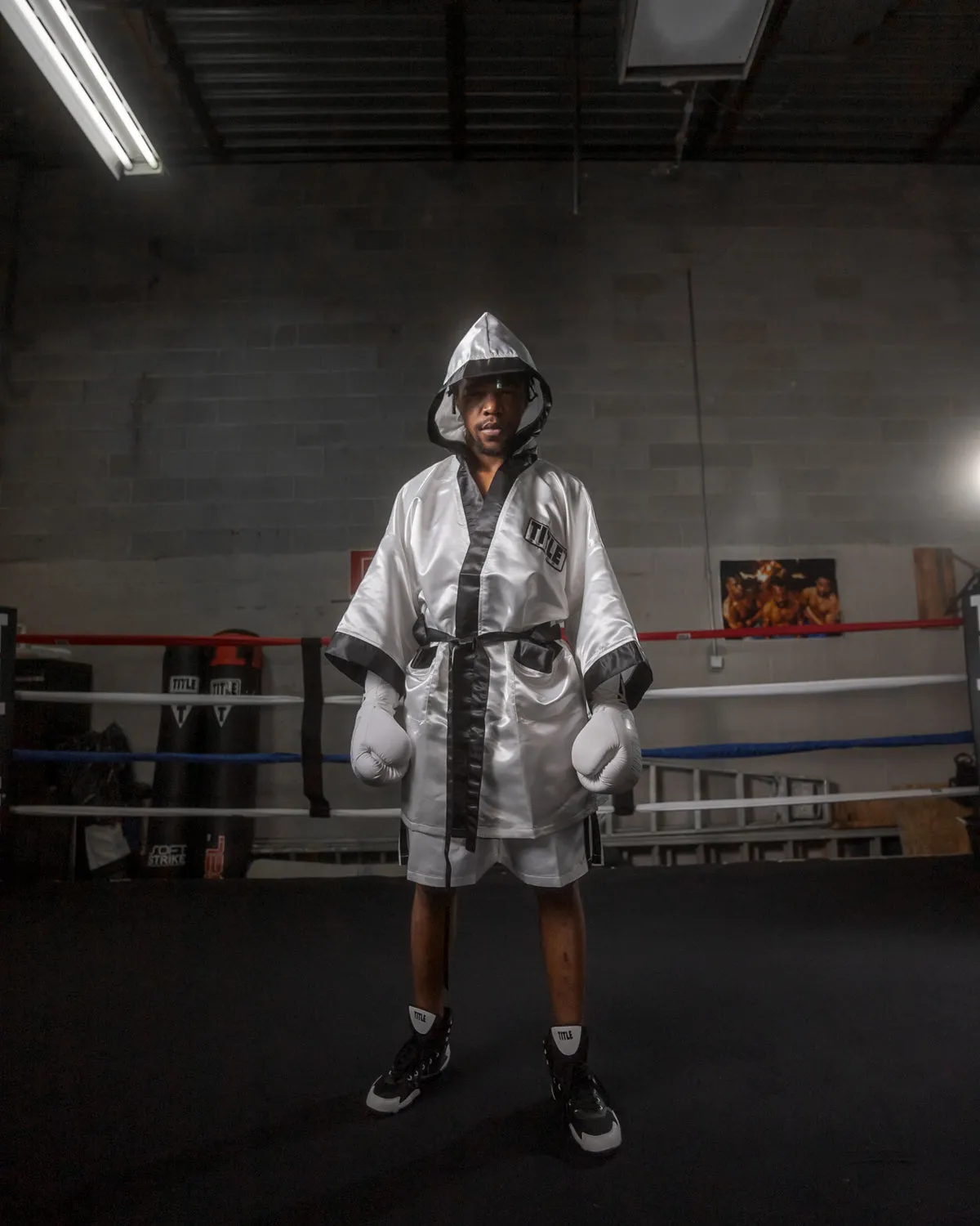 TITLE Boxing Fingertip Robe