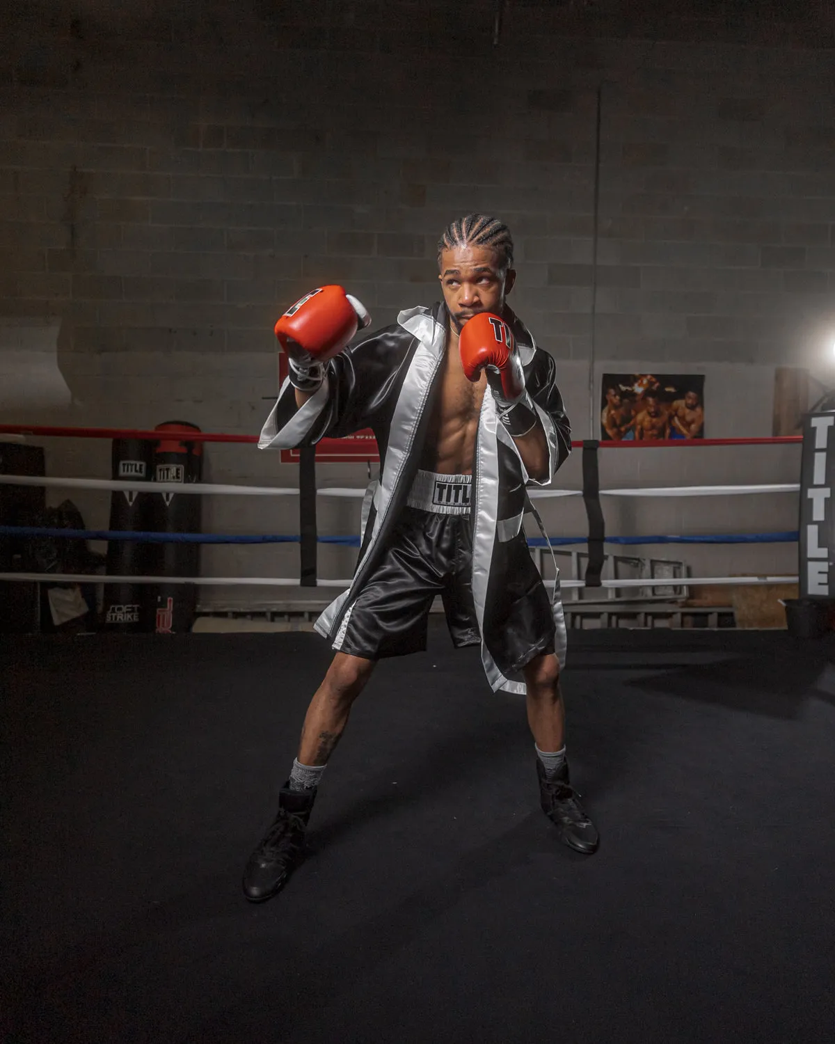TITLE Boxing Fingertip Robe